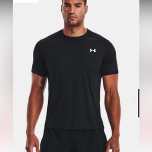 Under Armour l fitted workout top NWOT